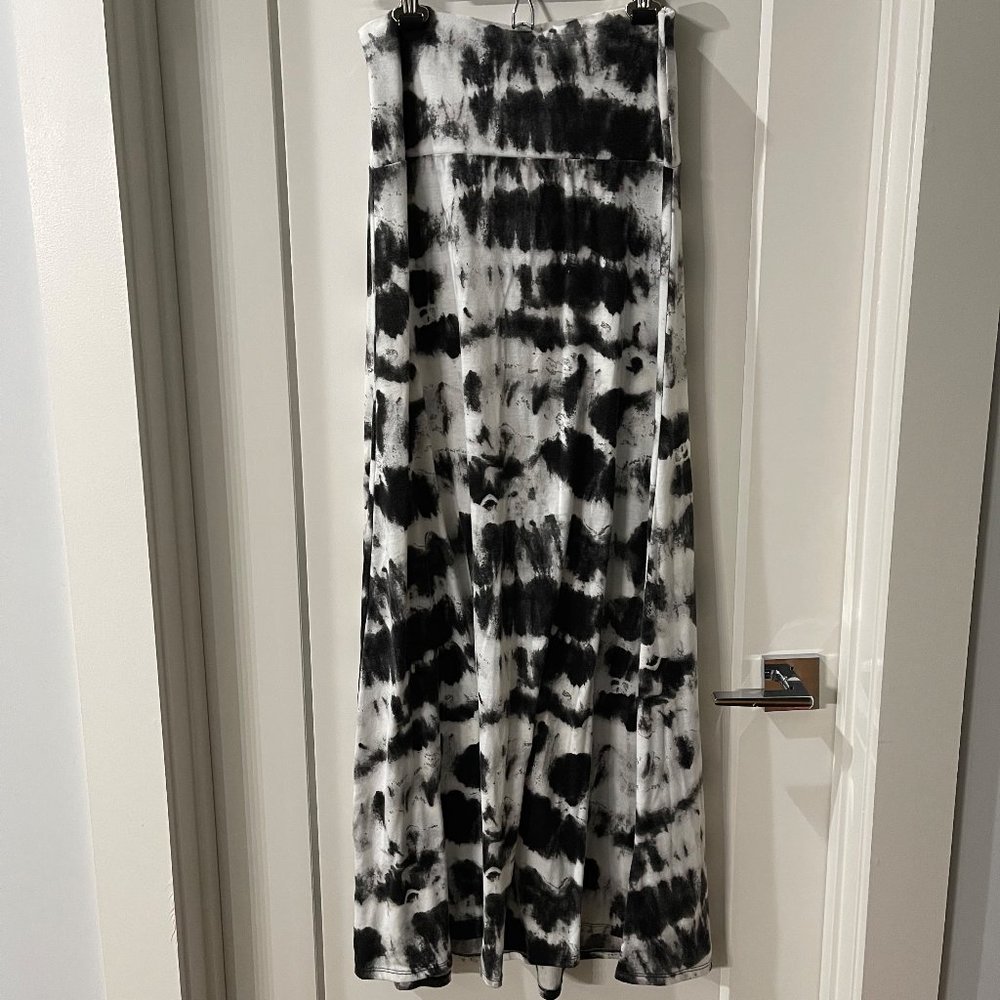 Mossimo tie dye maxi skirt sz M